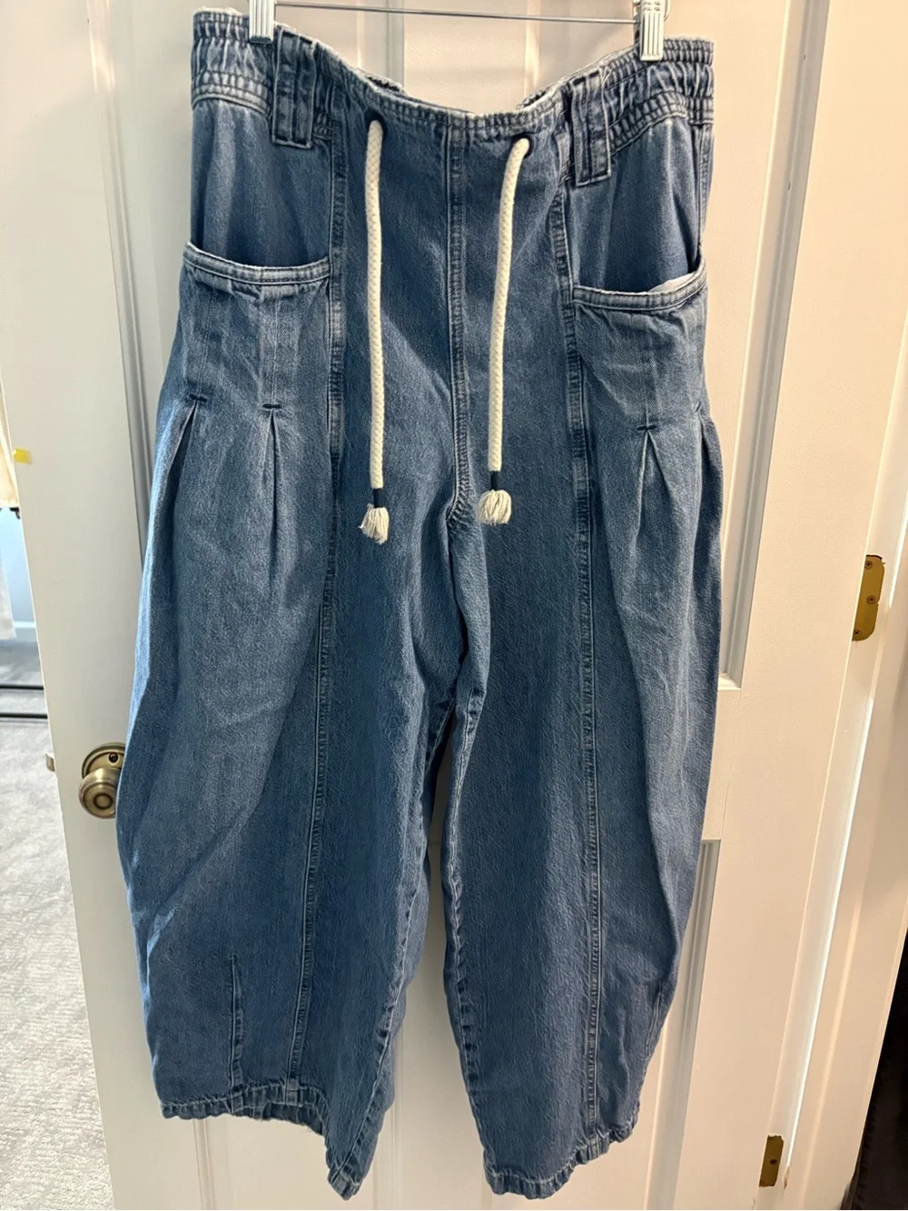 Free people Margo pull on barrel jeans